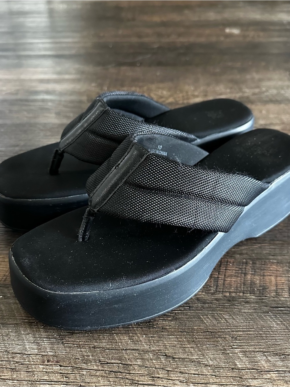 Wild Fable Black Platform Flip Flop Sandals